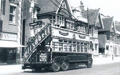 Happy-Harold-on-the-wires-at-Grosvenor-Crescent-in-1953.